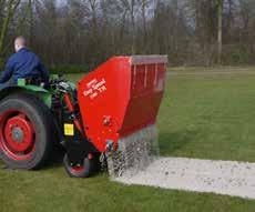 The Rink 1210 has low sides, for easy refilling and ensures the operator has a good rear view.