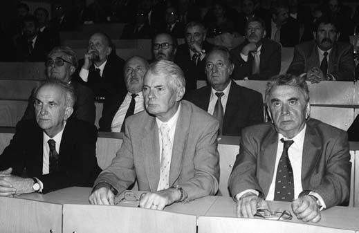 Az elõzõ személyek közül egy fõ lett az MTA levelezõ tagja.