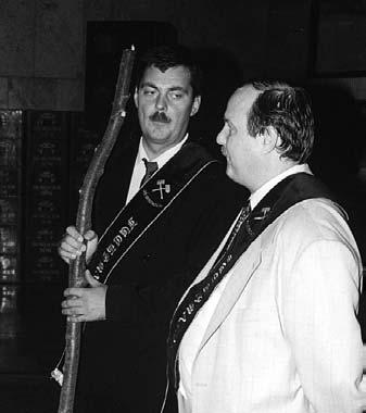 21. kép 22. kép 23. kép 25. kép õrök: Õsz Árpádné alias Hárpia, Szabó Tibor alias: Kötény, Etalonrészeg: Kovács György alias Nyomtévesztõ.