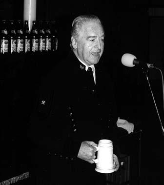 kép: Turkovich György üdvözli a szakestélyt 34. kép: Balekavatás I. 38.