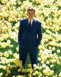 A sztori ezúttal az idõsebb Ed (Albert Finney) és Will Bloom (Billy Crudup), apa és fia megromlott kapcsolatával indul, ám igazából a fiatal Ed (Ewan McGregor) rendkívül szórakoztató és nagyrészt