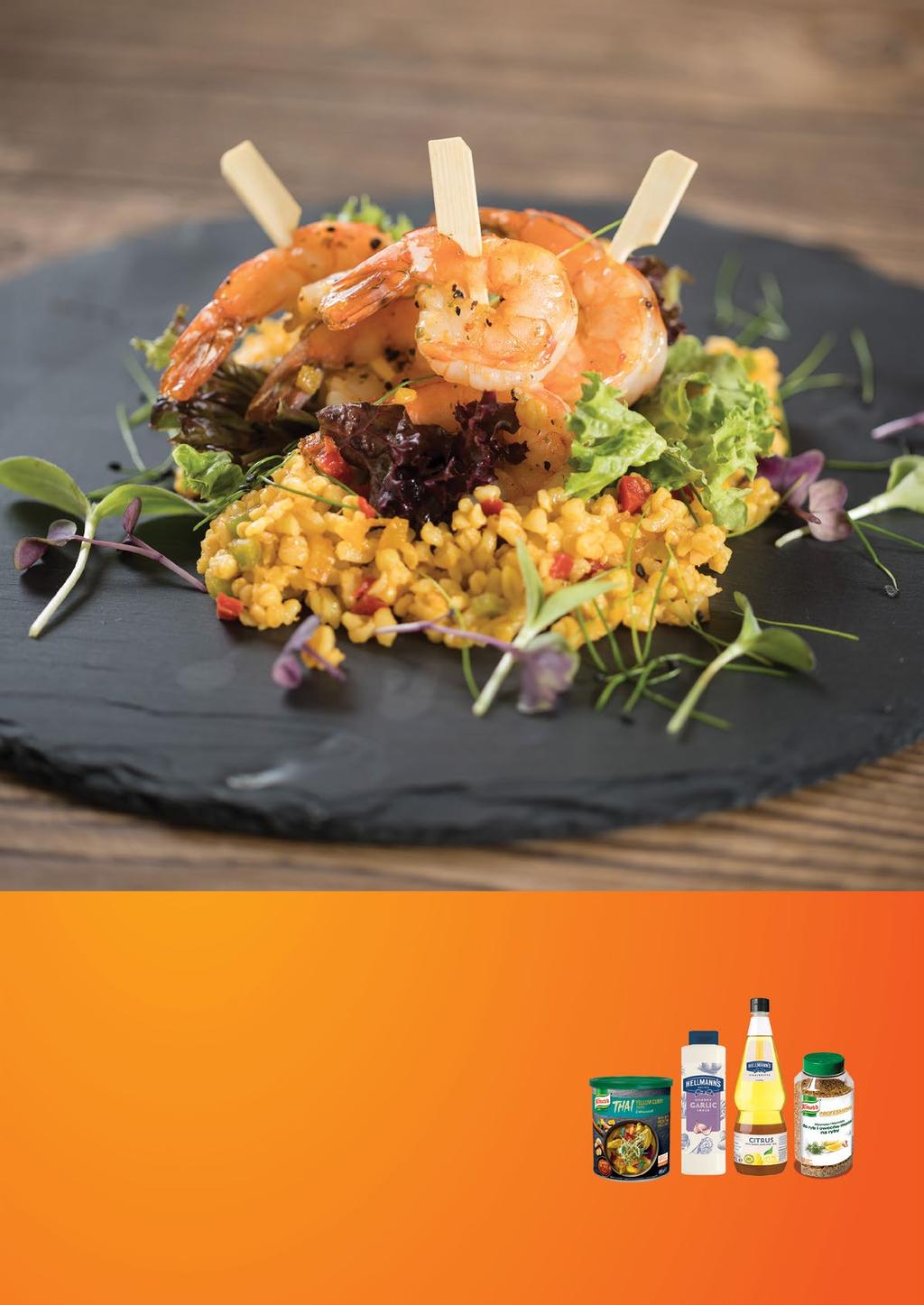 Lime-os ráknyársak fokhagymás bulgursalátával 2000 g garnéla 1000 g bulgur 50 g újhagyma 100 g kaliforniai paprika 50 g saláta, lolo 50 g petrezselyemzöld 50 g lime 0,2 l Hellmann's Citrusos