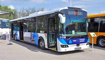 elôször a Credo Econell 13 Medic egészségügyi szûrôbusz A román képviselet egy DAF MX motorral szerelt, 12,4 méteres Irizar i8 Integral turistabuszt hozott a kiállításra ja Allison automatikus vagy