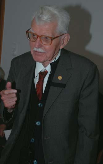 EGYESÜLETI ÉLET Emlékkõ-avatás Dr. Kollwentz Ödön születésének 100. évfordulójára Dr.