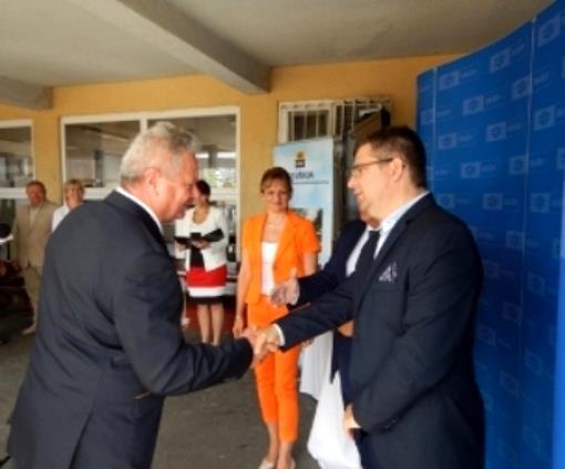 a jövőjéről, hiszen átépül, és korszerűsödik mind az utazóközönség, mind pedig a