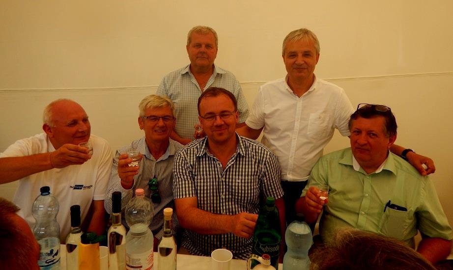 Következtek mindenki számára a gondtalan szórakozás órái, majd a