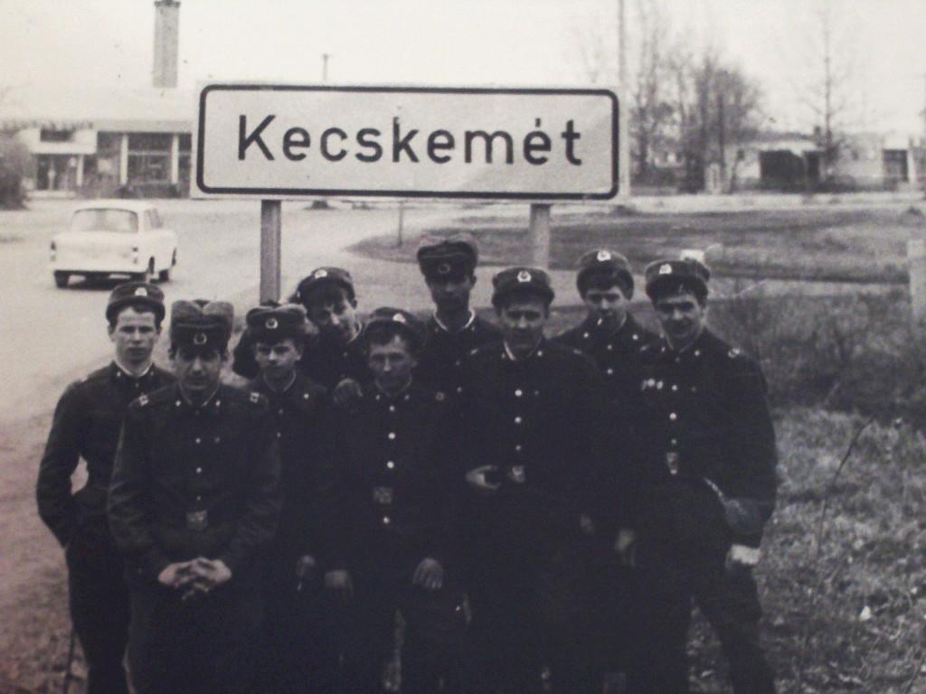 alárendeltségében. 1957-től 35. gépesített lövész gárdahadosztály néven jegyezték, csak 1965-ben kapta vissza a 93-as számot és később részt vett Csehszlovákia megszállásában.