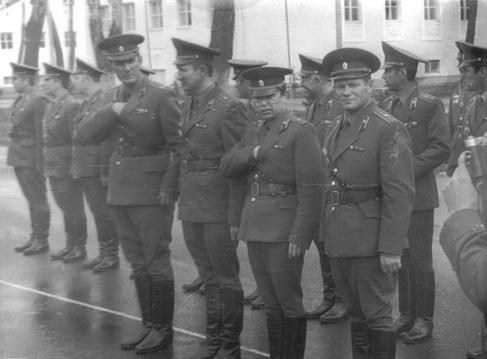 gárdahadosztályt, melynek több alakulata és a parancsnoksága is Kecskeméten állomásozott, 1990.