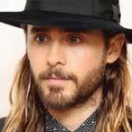 Közben viszont megsebeztük a bolygónkat, és ezen biztosan változtatnunk kell. Az, hogy milyen év 46 éves. A 30 Seconds to Mars nevű rockzenekar frontembere.