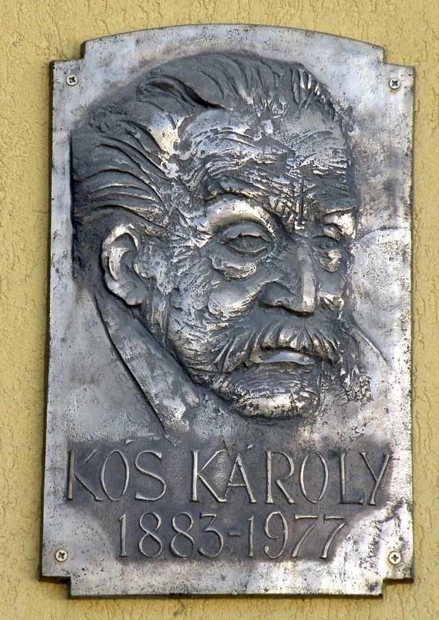 KÓS KÁROLY EMLÉKTÁBLA Az emléktáblán látható: Kós Károly (Temesvár, 1883 - Kolozsvár, 1977) építész, író, grafikus, könyvtervező, szerkesztő, könyvkiadó, tanár, politikus Az emléktáblát készítette: