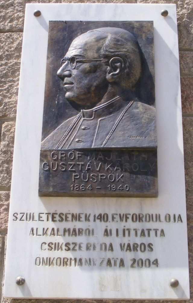 GRÓF MAJLÁTH GUSZTÁV KÁROLY EMLÉKTÁBLA Az emléktáblán látható: Gróf székhelyi Majláth Gusztáv Károly (Bakóca, 1864 - Budapest, 1940) római katolikus