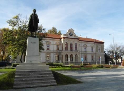 Helyi védett épületek 4 3090 Petőfi tér 1.