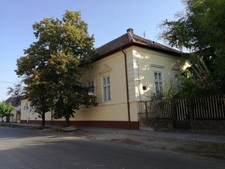 Helyi védett épületek 26 1531 Kossuth utca 12. Orvosi rendelő (dr.