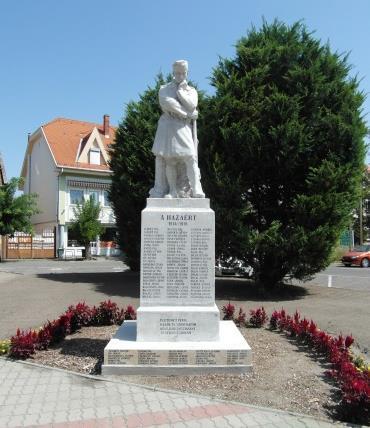 világháborús emlékmű) Árpád utca Kossuth utca sarka Helyi egyedi védelem Leírás, jellemzők Műszaki állapot Megjegyzés 1924-ben, Damkó József szobrászművész által készített