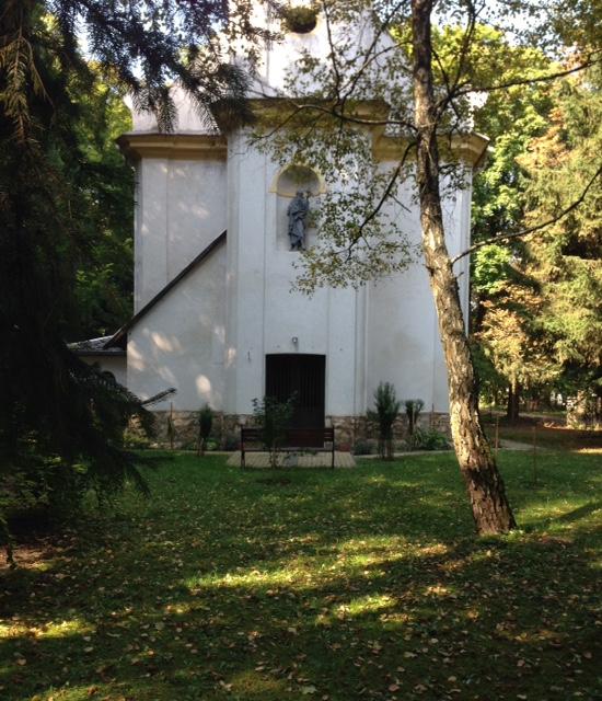 Altemplomában található Esterházy Imre 1792-ben készült síremléke.