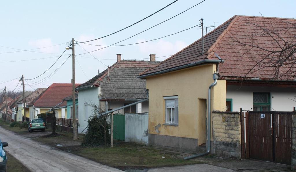 31 A főútból kiágazó, vagy vele párhuzamosan futó utcák képe is hasonló lehetett.