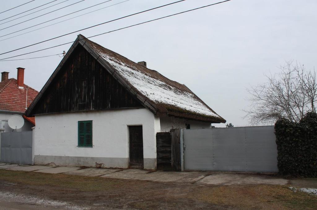 oromfala, az utcára egy