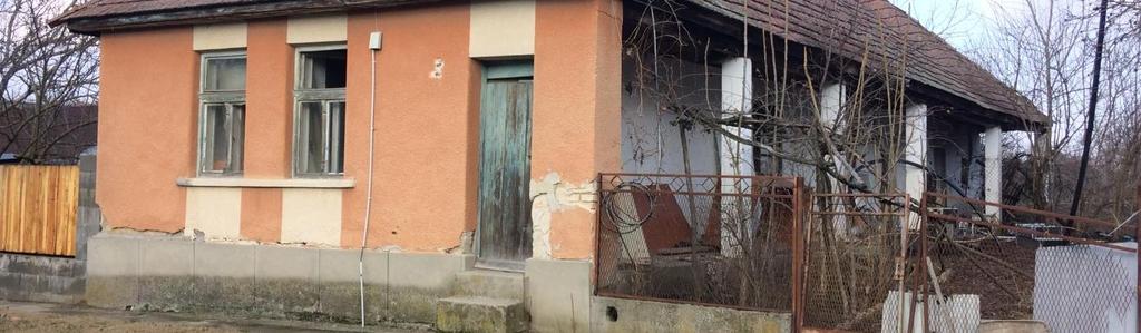 Ezek gyakran igen míves szerkezetek voltak, díszes üveg felülvilágítóval, faragott