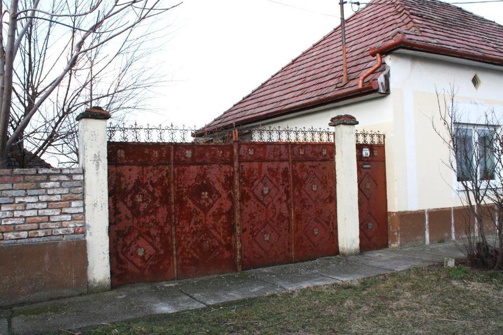 mint egy terítő csipkés szegélye.