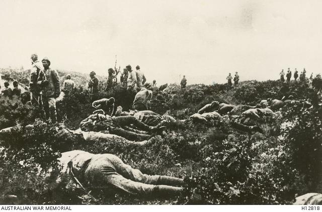 http://www.wsws.org/asset/b1cad127-d5a6-4be3-9717- 63296baae62M/Turkish+and+Australian+soldiers+burying+the+dead+at+Gallipoli,+May+19 15,+from+Australian+War+Memorial.