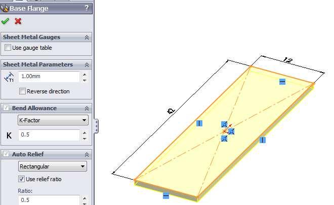 ábra: Sheet Metal környezet A bázis alaksajátosságot, ami lehet lemeztábla vagy kontúrhajlítás, a Base Flange paranccsal