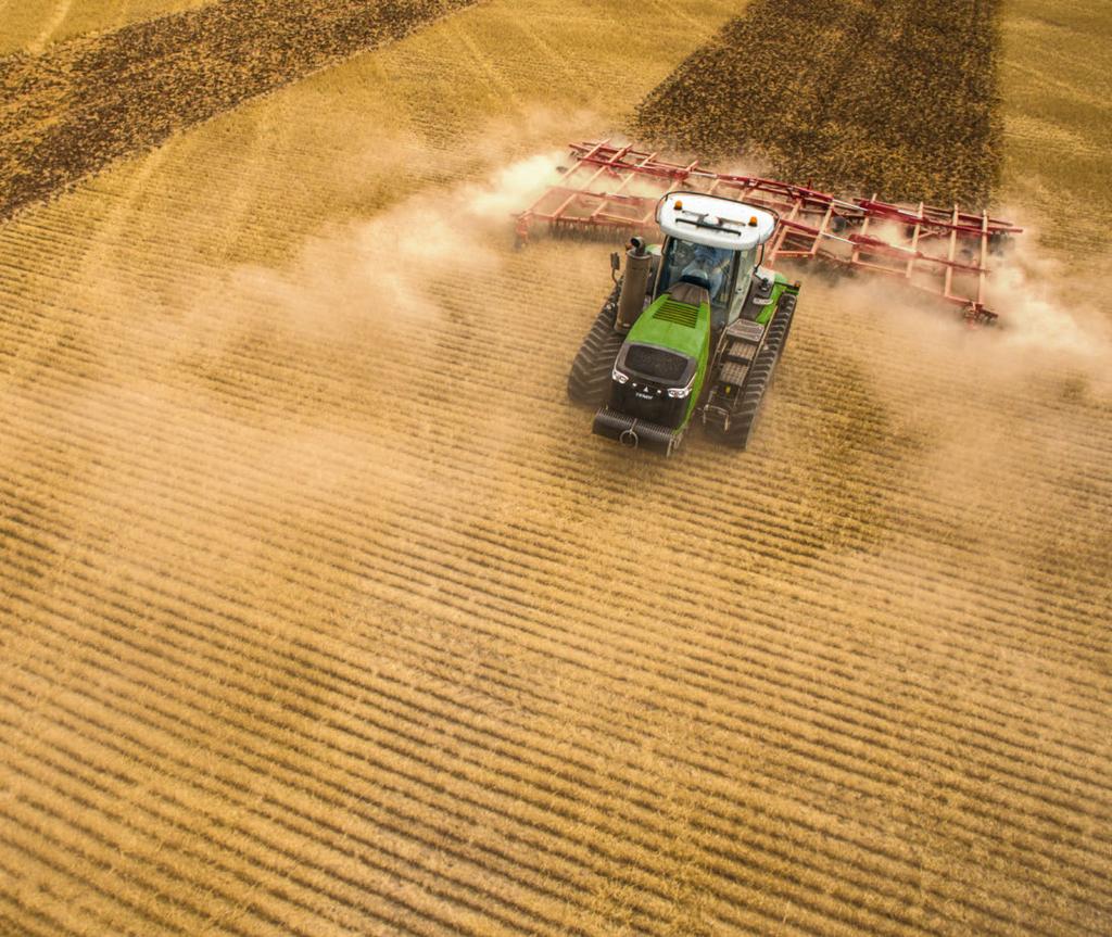 FENDT 1100 MT: HIDRAULIKA ÉS TELJESÍTMÉNY LEADÓ TENGELY Az összes munkaéphez tökéletesen felszerelve.