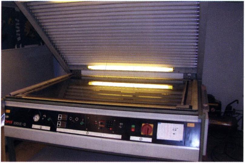Ehhez az említetteken kívül az is hozzájárult, hogy bár a termelés volumene azonos volt a 2000. és 2001.
