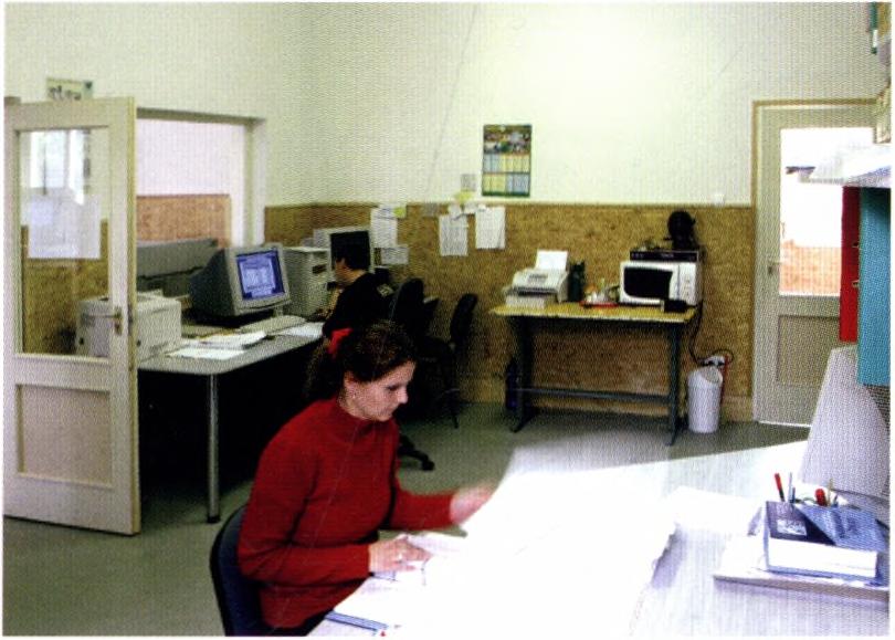 A két cég közös árbevétele 2004-ben várhatóan 2-2,5 milliárd forintot tesz ki, csaknem hatvan fő munkájával. MEGFELELŐ PARTNER A megfelelő minőség és a határidő megtartása kulcsfontosságú tényező.