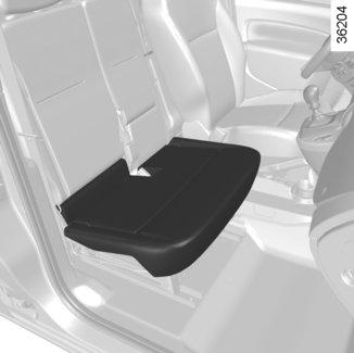 Első utasülés ülőrésze alatti rakodóhely 8 (kétüléses első paddal felszerelt gépkocsik esetén) Hogy hozzáférjen: emelje fel ütközésig az üléspárna első