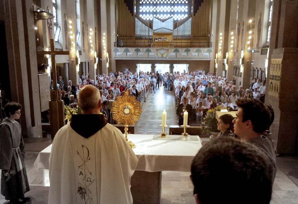 Köszöntô Egész Pasarét ezt olvassa! mondta valaki, amikor tavaly Adventre megjelent az A mi arcaink Pasaréti hitvallás címû kötet, benne 42 ôszinte és mély hitvallással.