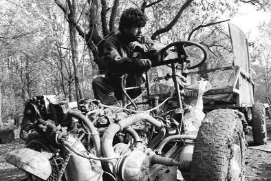 A community of horse -merchant Gypsies in Békés County, lets us VILÁG - KÉPEK / WORLD AND IMAGES DOKUMENTUMOK 6 - DOCUMENTARY 6 APRIL 25. (MONDAY) 2005. ÁPRILIS 25. (HÉTFÕ) 17:15 APRIL 27.