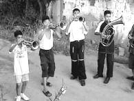 ZENEI FILMEK 1 MUSIC FILMS 1 ZENEI FILMEK 1 MUSIC FILMS 1 ZENEI FILMEK 2 MUSIC FILMS 2 49 APRIL 25. (MONDAY) 2005. ÁPRILIS 25. (HÉTFÕ) 14:45 APRIL 25. (MONDAY) 2005. ÁPRILIS 25. (HÉTFÕ) 14:45 HRABAL MOZI / CINEMA - KÁLDY TEREM / ROOM APRIL 26.