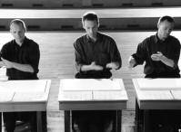 LA BUNICI AT MY GRANDPARENTS NAGYSZÜLEIMNÉL Rendezõ / Directed by: Sorin DRAGOI (GER) 11 min. (MW'2001) Romania in the eighties; images of village life entwined by feature film elements.