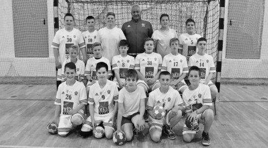 játszotta múlt pénteken a bajnokság utolsó fordulóját a Telekom Veszprém Tapolca csapata, melyet győzelemmel zárt, 17-10- re a Kilián DSE Pápa ellen.