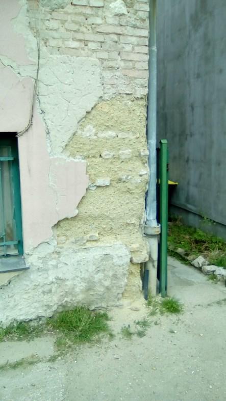 ké z zel bonth a tó b e t o n f al s z ak a sz É p ü