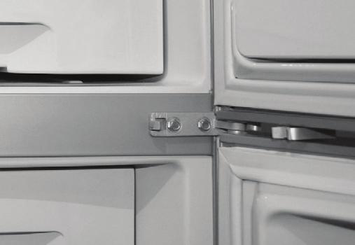 Az ajtónyitás irányának megváltoztatása 10 Szükséges szerszámok: csőkulcs nr. 8, csavarhúzó, torx 25. Figyelem!