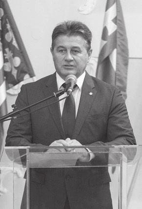 Csáfordi Dénes elmondta, hogy lehetőségeikhez, erejükhöz mérten építik a várost, igyekeznek élni minden lehetőséggel.