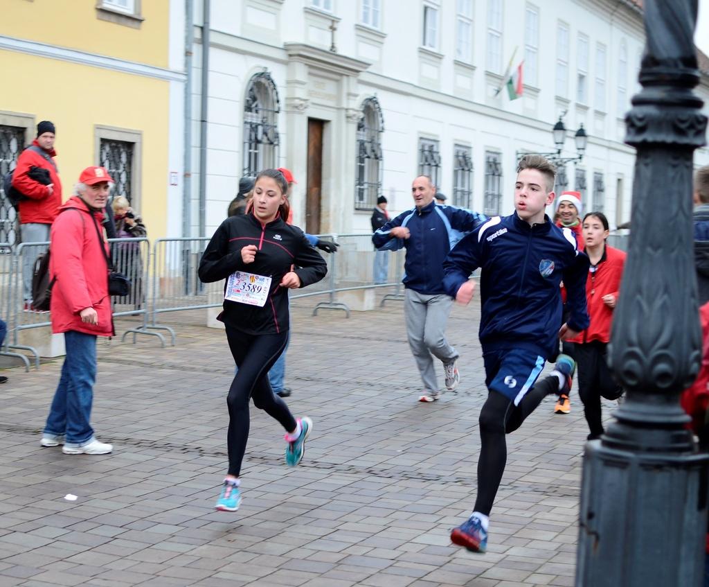 113. szám 2016. január 13 Filmajánló A kis herceg Miénk a pálya! Minden iskolás várta a téli szünetet.