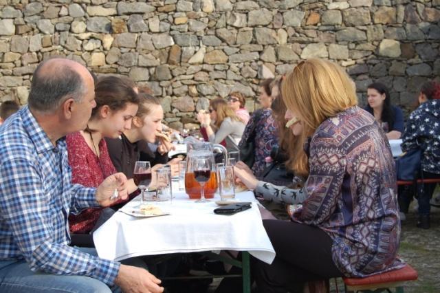 ahol a városban illetve a Skanzenben tettünk sétát a ragyogó időben.