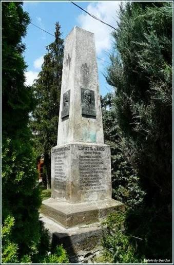A Lavotta János emlékmű mindinkább elhatalmasodott rajta. Újabb vándorévek után, Tállyán telepedett le, és 1820. augusztus 11-én ott is hunyt el.