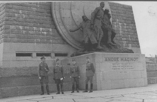 szintjein alakították ki a legénységi körleteket, kórházakat, lőszerraktárakat. Kétféle erődítmény (tüzérségi és gyalogsági) létezett, amit a kazamatának nevezett kisebb helyiségek egészítettek ki.