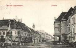 Madaras, plébán ia, szobor