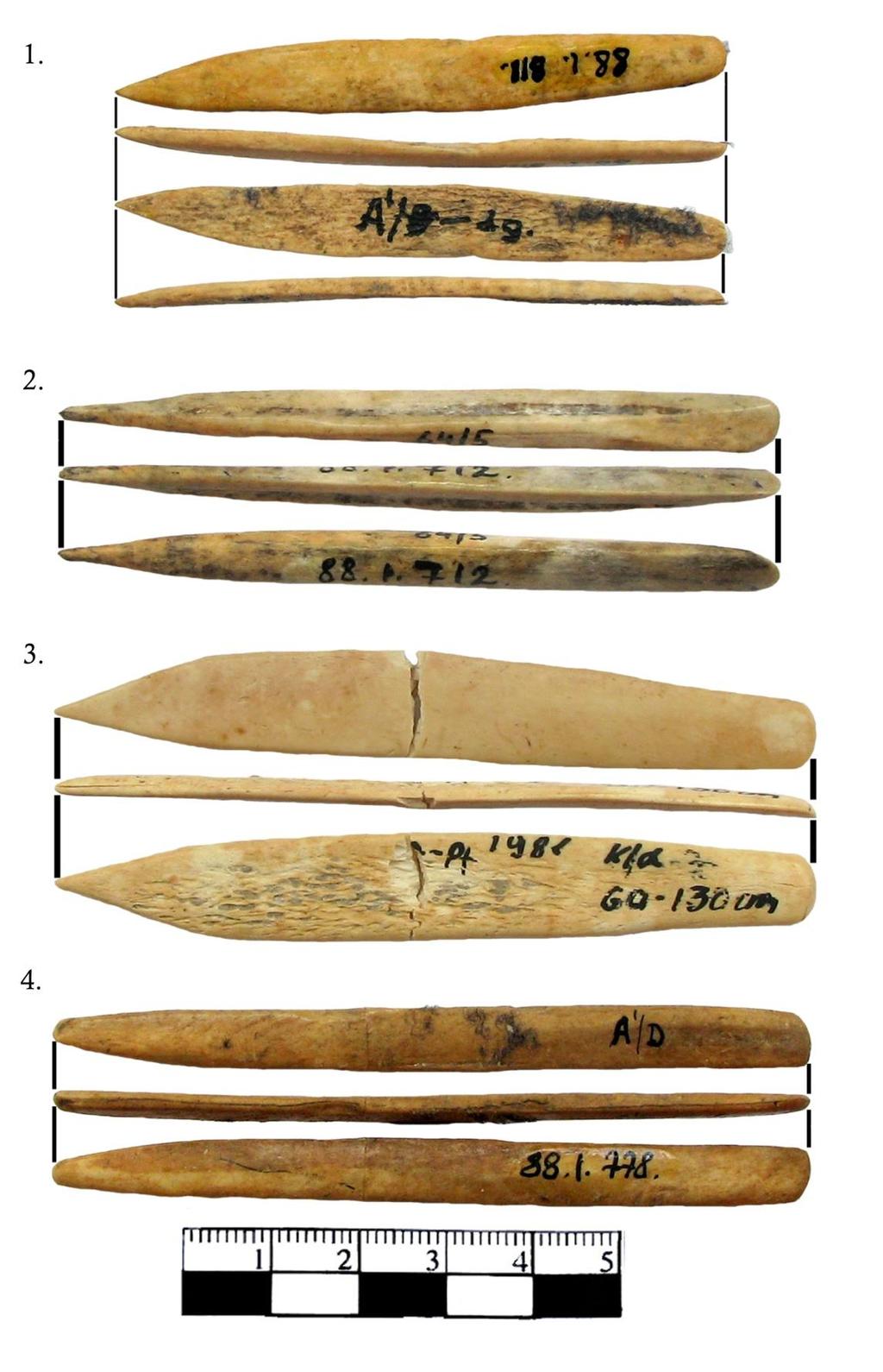 Függelék 347 19. KÉP: SPATULÁK KEREK-HEGYES VÉGGEL. 1) LTSZ.: 88.1.811., 2) LTSZ.
