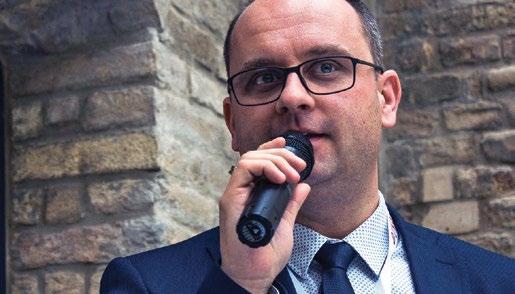 Rozvojom ižianskej školy a snahou o udržanie vzdelávacích inštitúcií prispel k možnosti vzdelávania Ižanov v ich rodnom jazyku.