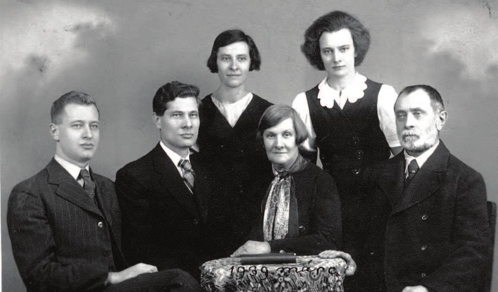 József Attila múzsája, Illyés Gyula felesége, írói, költői kibontakozásának ihletője, válságos lelki krízisekben támasza, méltatlan támadások és üldöztetések idején féltő, bátor társa, sikereinek