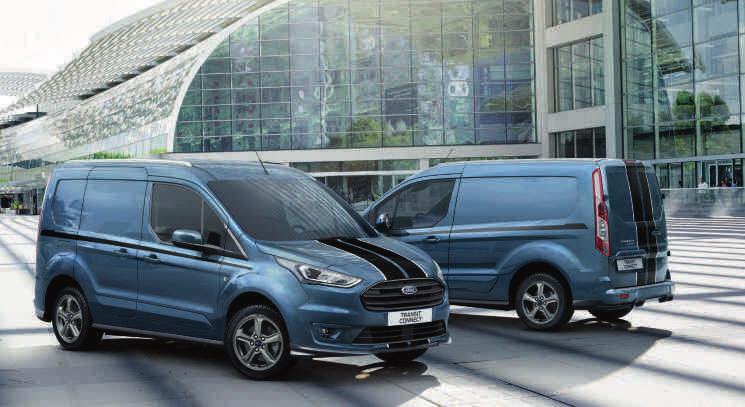 ablaktörlőkkel, Hazakísérőfénnyel, Fűthető szélvédővel Tetőcsomagtartó sín Elektromosan állítható, behajtható és fűthető külső
