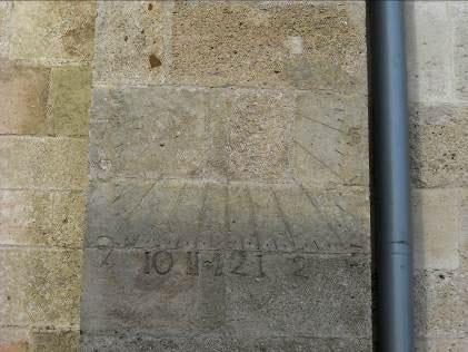 (Fiatfalva, Héjjasfalva). Ha tehát a napórán a 6 6 óravonal vízszintes, de a falnak van deklinációja (keleti vagy nyugati), akkor a napóra nem lehet pontos (Gyulafehérvár Székesegyház 4.