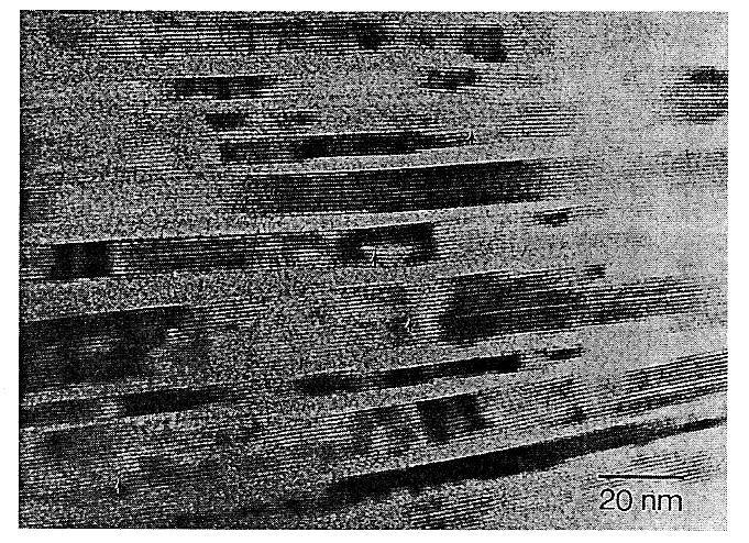 70 Anchimetamorfózis Kőzetszöveti változások: illit szemcsék növekednek és rendezettebbé válnak (elektronmikroszkóp). Mérőszámok: Kübler-index: illit 10 Å csúcs félmagasság-szélessége (IC).