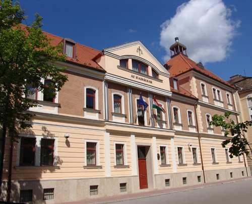 S Z E G E D I Í T É LŐTÁBLA ELNÖKE S Z E G E D Telefon: 62/568-555 6701 Szeged Pf. 1192 2009. El. II. D. 5. T Á J É K O Z T A T Ó A SZEGEDI ÍTÉLŐTÁBLA 2008. ÉVI TEVÉKENYSÉGÉRŐL I. Bevezető; II. III.