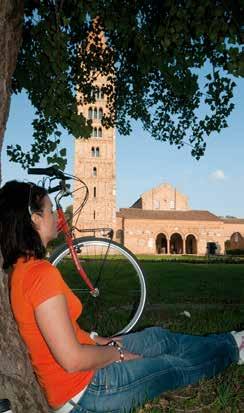 rt et Culture - Kunst en Cultuur - Művészet és kultúra bbazia di Pomposa Groen in het midden van een gouden driehoek Comacchio en de kust liggen in het midden van een gouden driehoek van kunst en